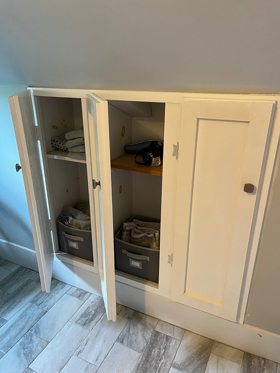 Bathroom Cabinets (3) - towels and storage