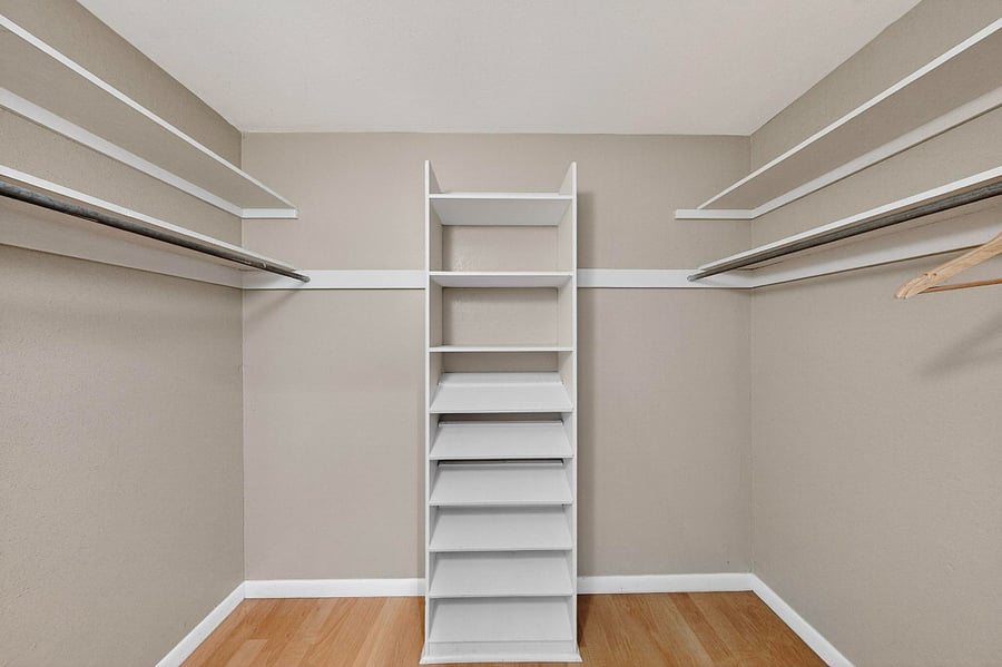 walk-in closet