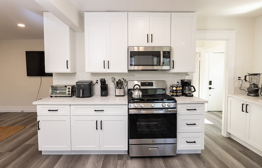 +Dishwasher/Stove/Refrigerator/Microwave
+Appliances new as of 2025