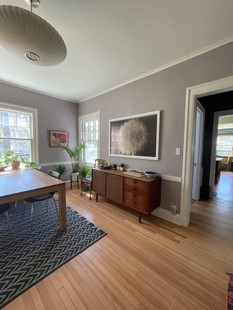 Dining room.