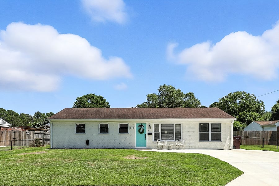 Never worry about parking. Enjoy a convenient 4-car driveway and off-street spots.