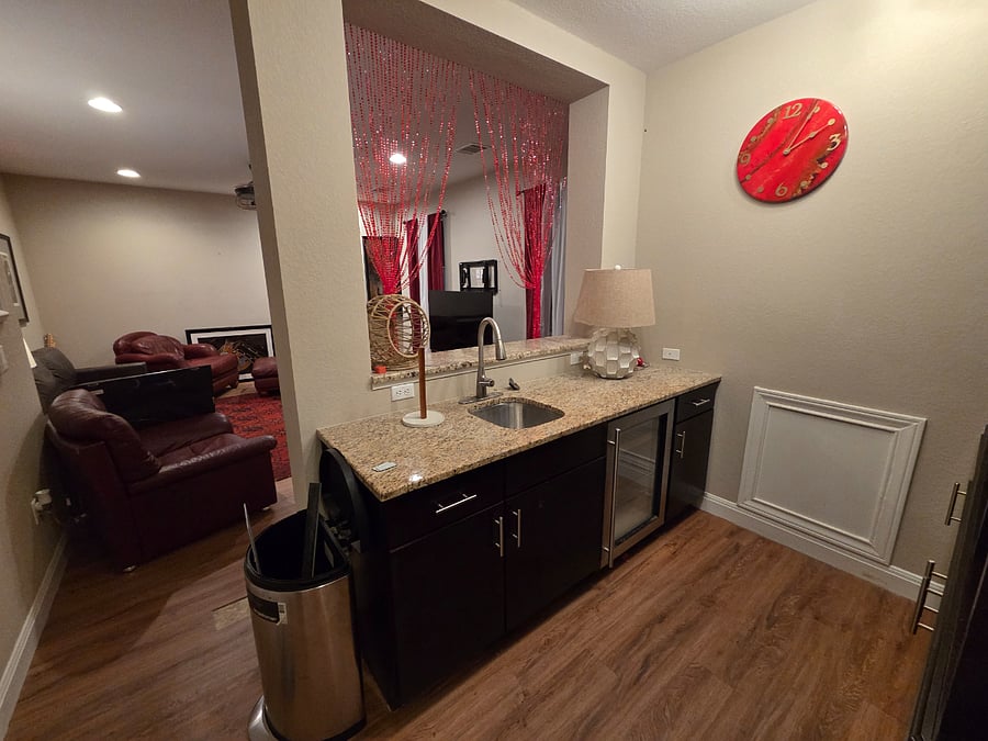 Furnished Finder property 887982_2 photo 8