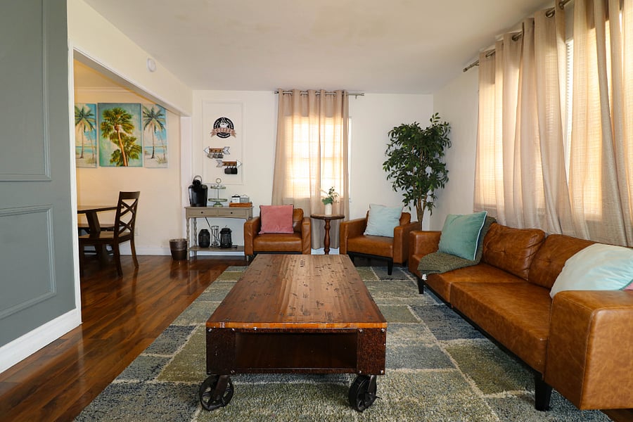 Furnished Finder property 887985_1 photo 2