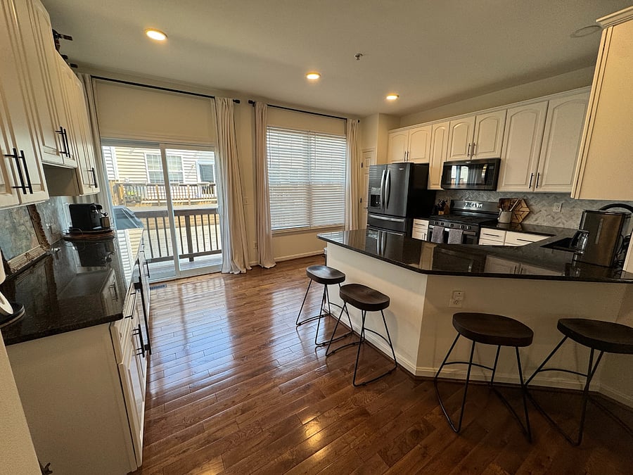 Main floor: kitchen (2nd floor)