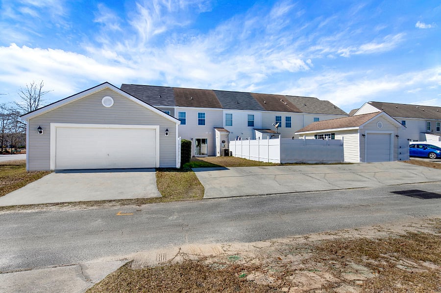 Furnished Finder property 888069_1 photo 22