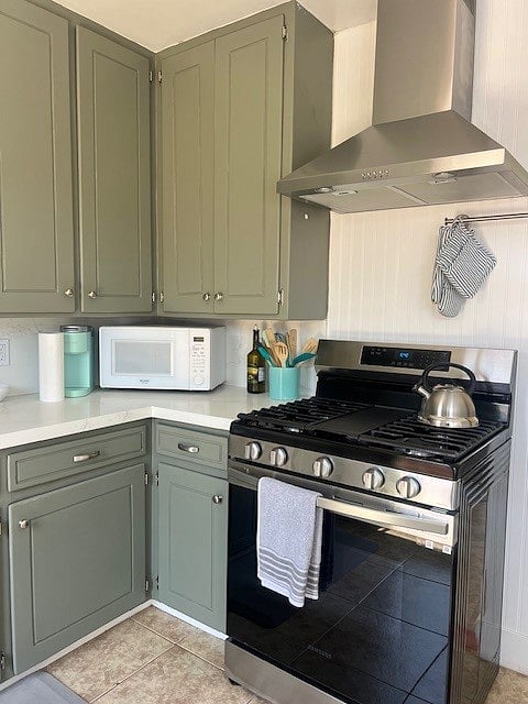 Stove and Microwave