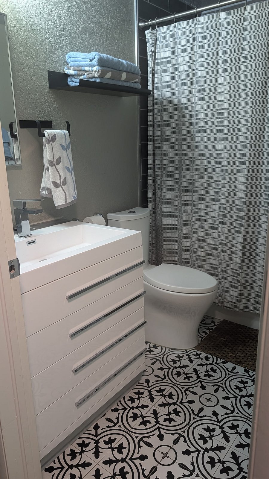 Furnished Finder property 888090_1 photo 17