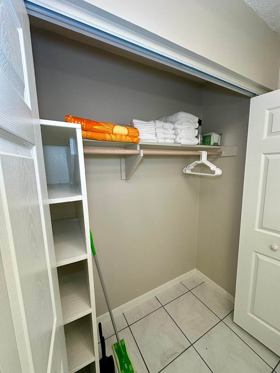 Bathroom w/ Closet