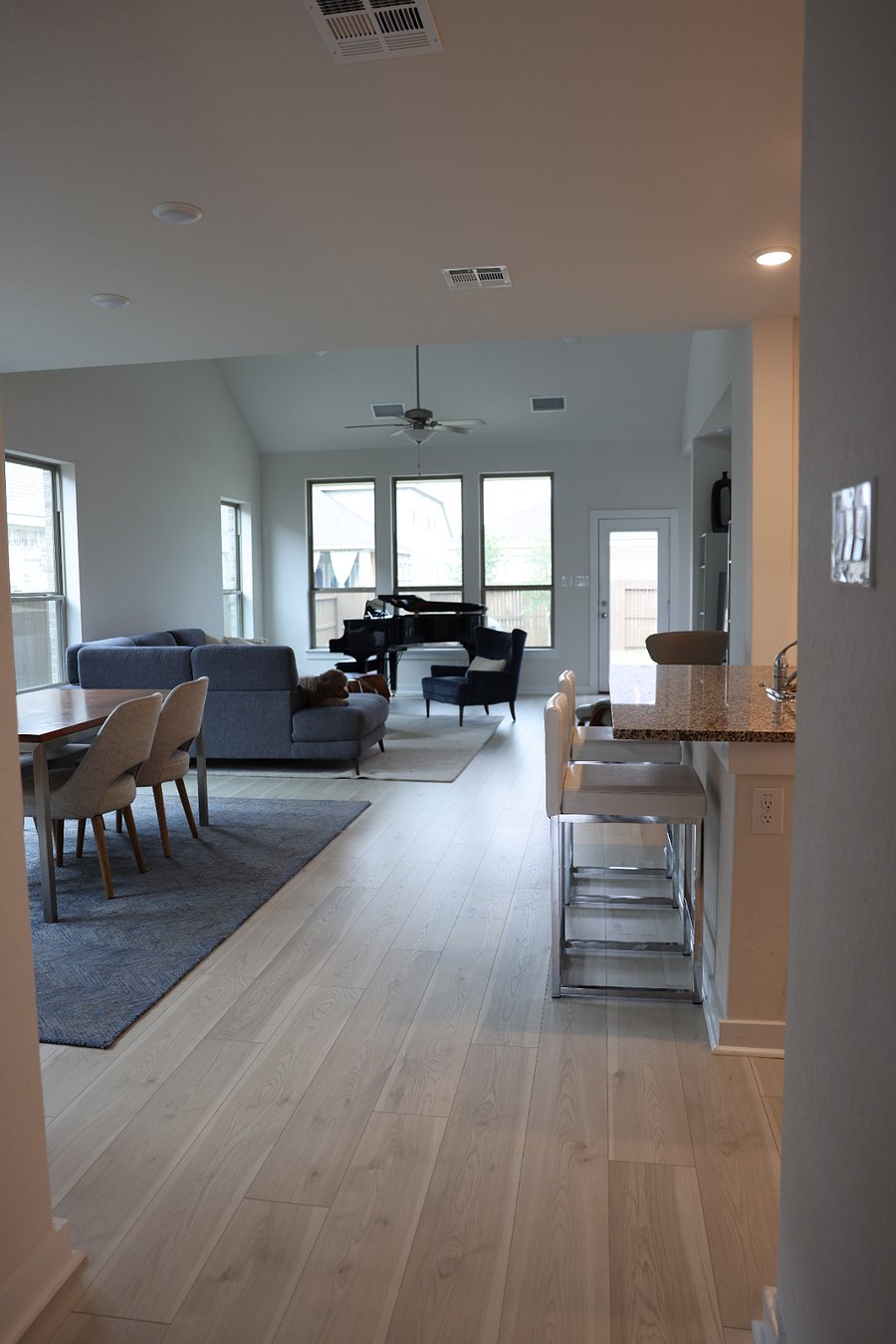 Furnished Finder property 888167_1 photo 3