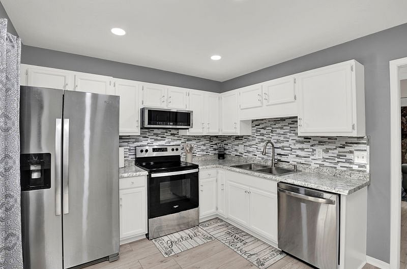Furnished Finder property 888186_1 photo 10