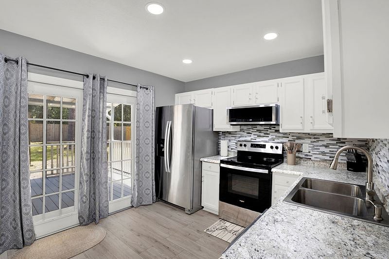Furnished Finder property 888186_1 photo 9