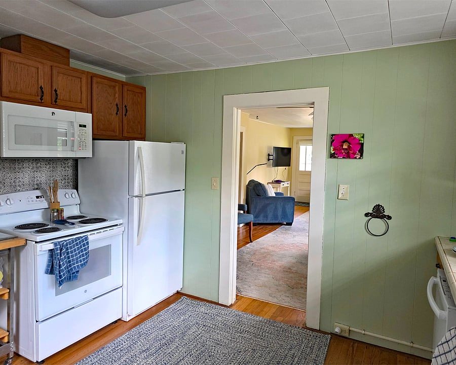 Kitchen to living room