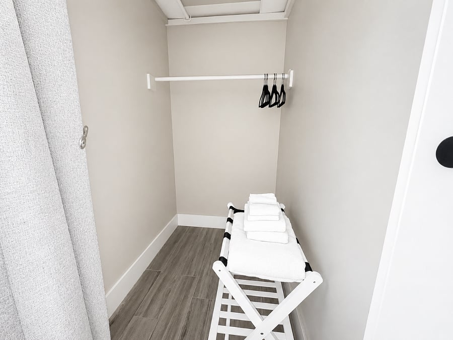 Walk-in closet