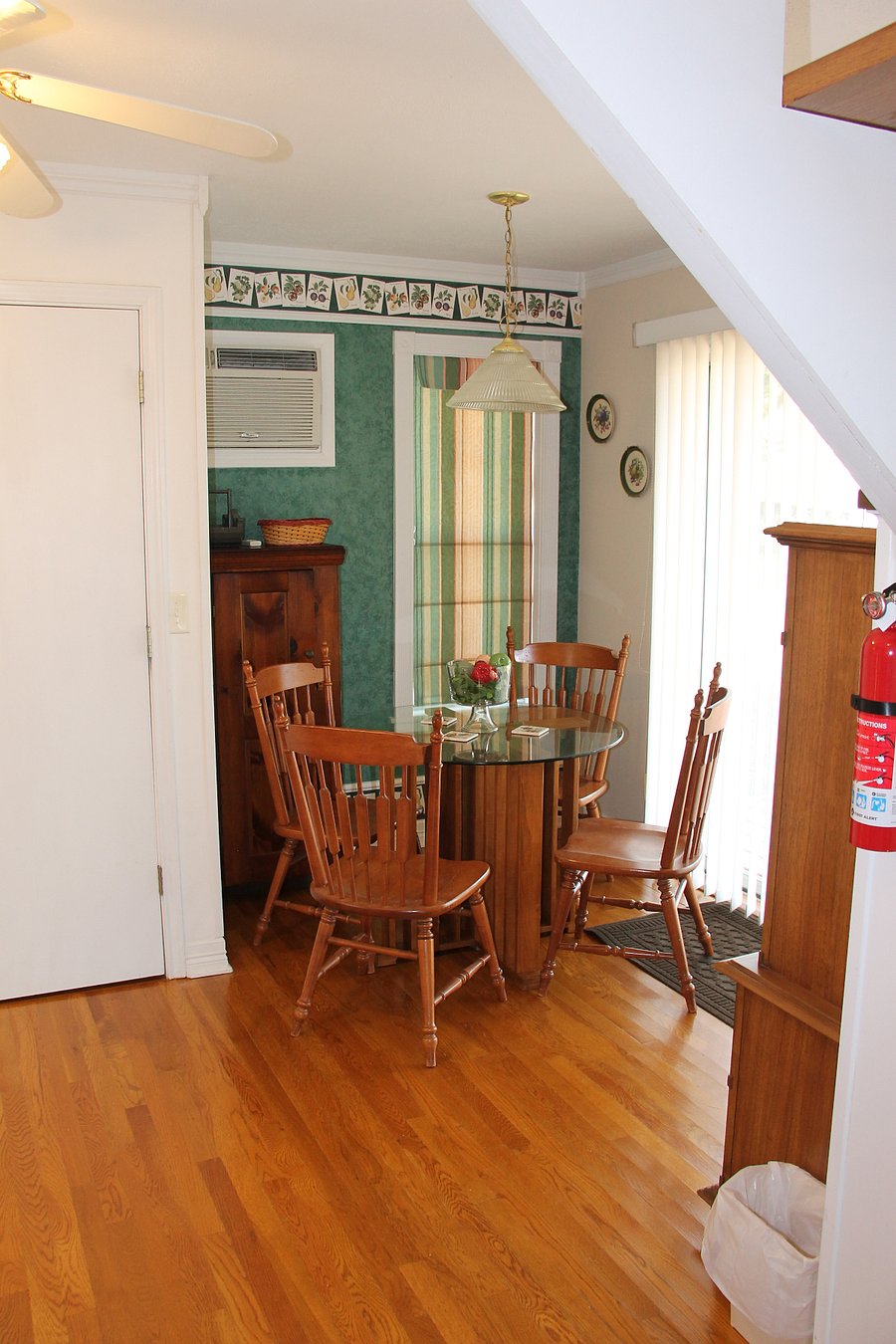 Furnished Finder property 888370_1 photo 3