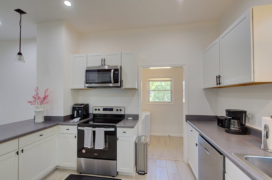 Furnished Finder property 888496_1 photo 7