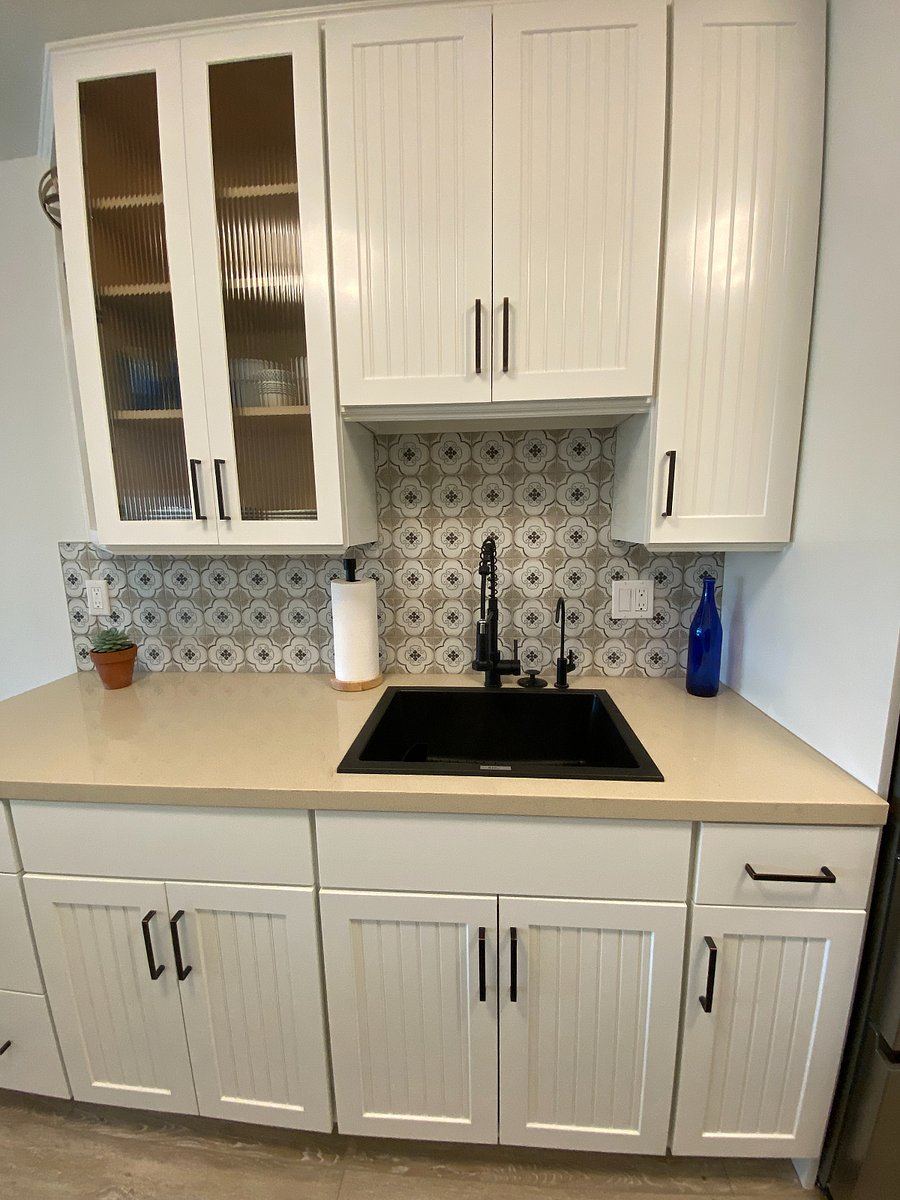 kitchen with full size appliances and reverse osmosis water filtration system
