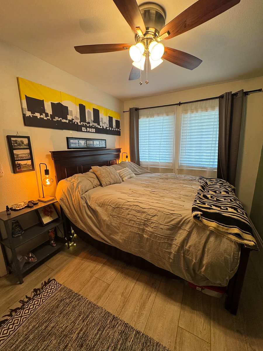 Bedroom 2 w/Queen