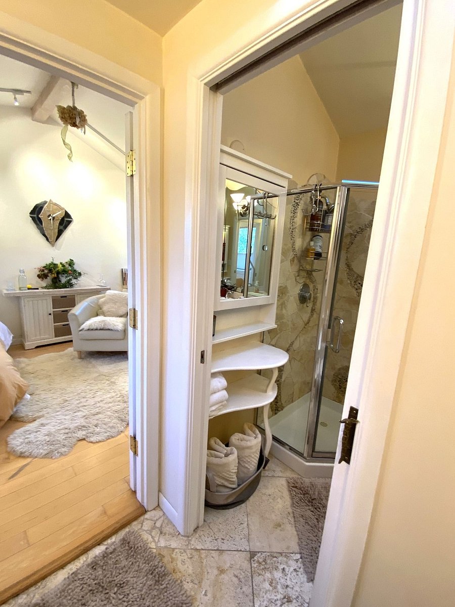 Furnished Finder property 888588_1 photo 6