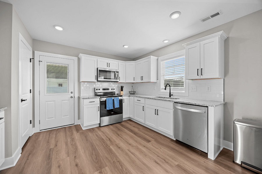 Furnished Finder property 888617_1 photo 15