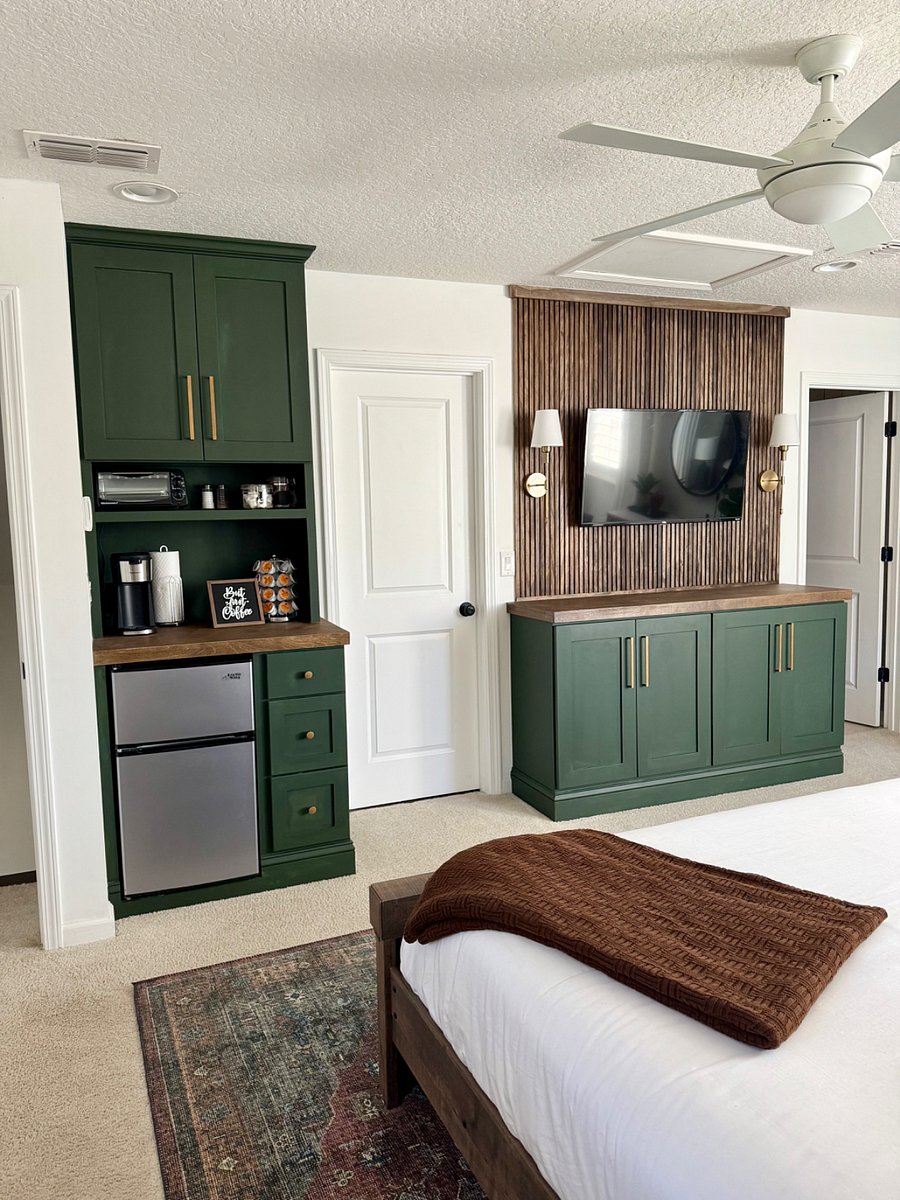 Furnished Finder property 888625_1 photo 12
