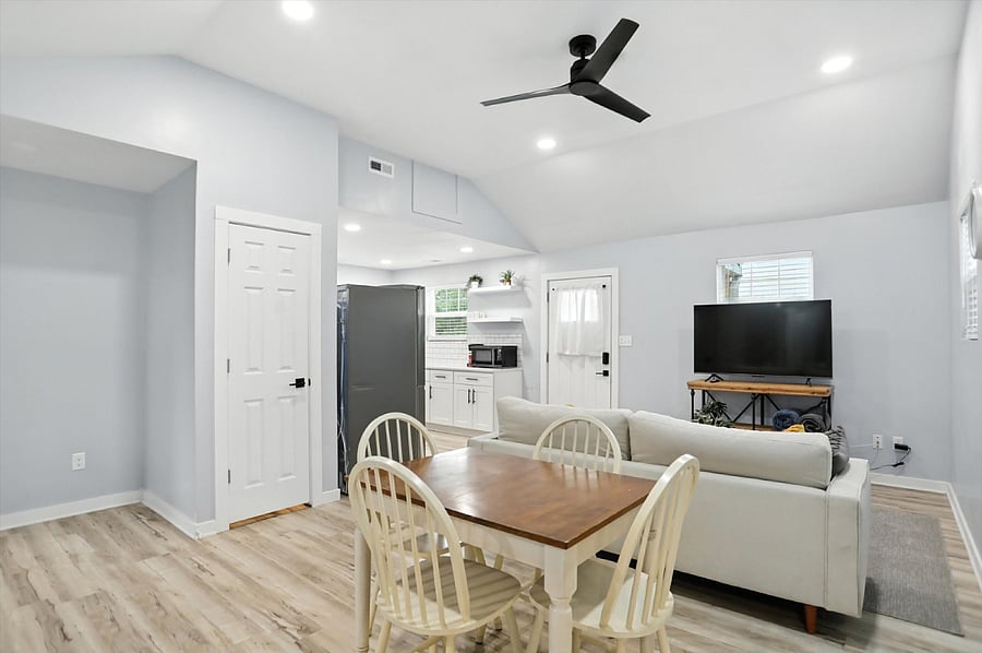 Furnished Finder property 888630_1 photo 3