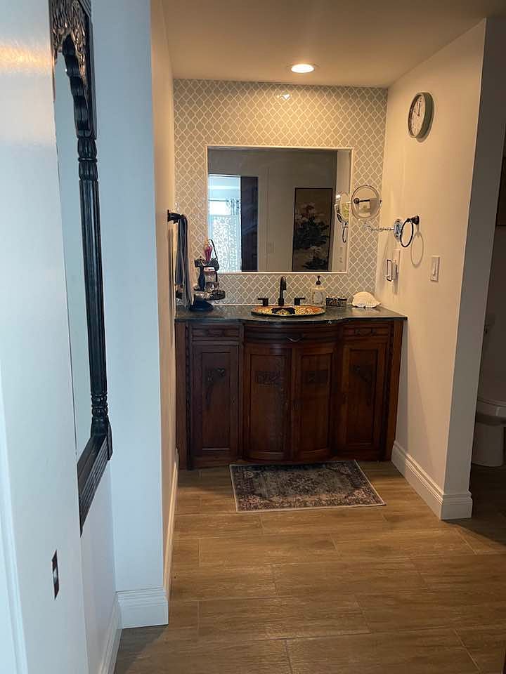 Furnished Finder property 888697_1 photo 25