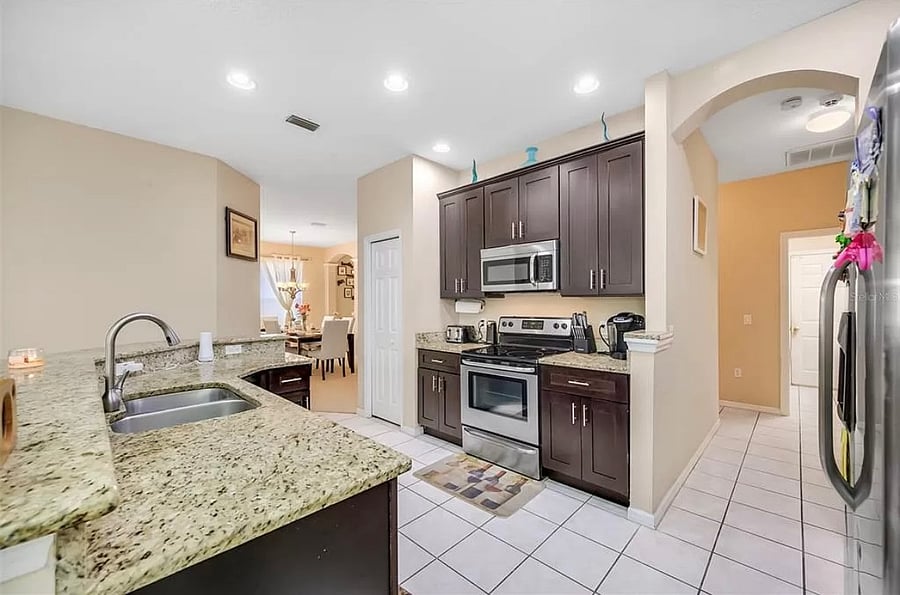Furnished Finder property 888720_1 photo 12