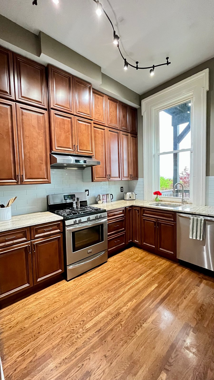 Furnished Finder property 888812_1 photo 12
