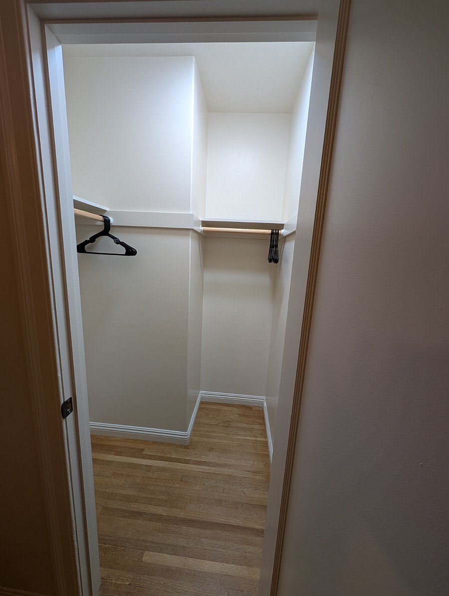 Walk-in closet