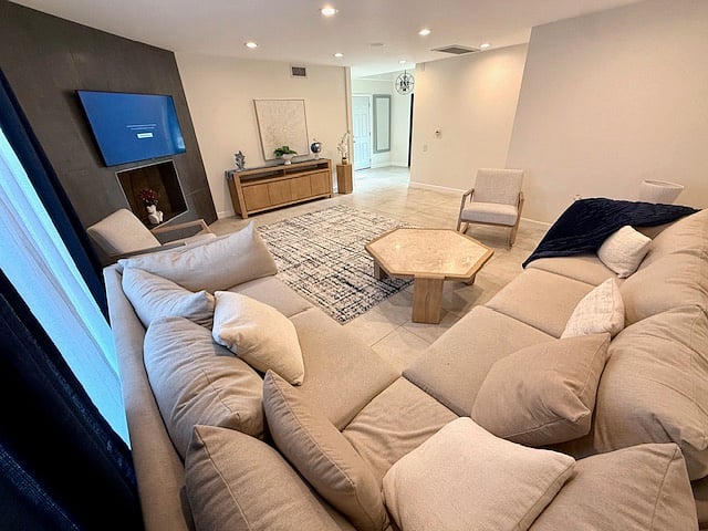 Furnished Finder property 888887_1 photo 5