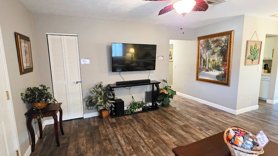 Furnished Finder property 888936_1 photo 4
