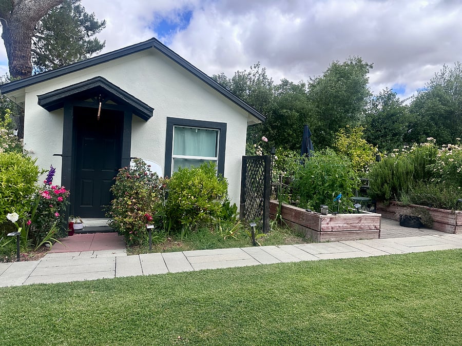 Furnished Finder property 888951_1 photo 15