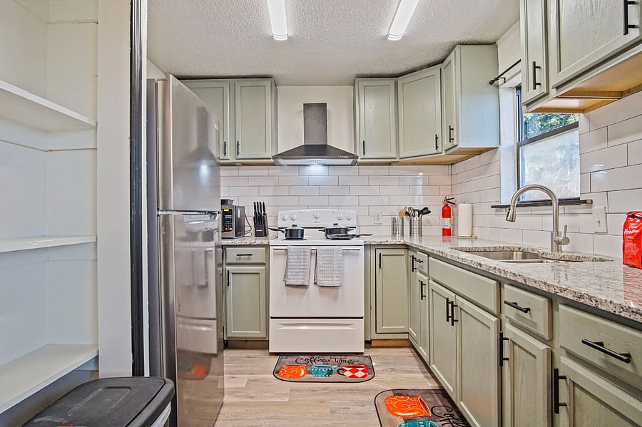 Furnished Finder property 888973_1 photo 3