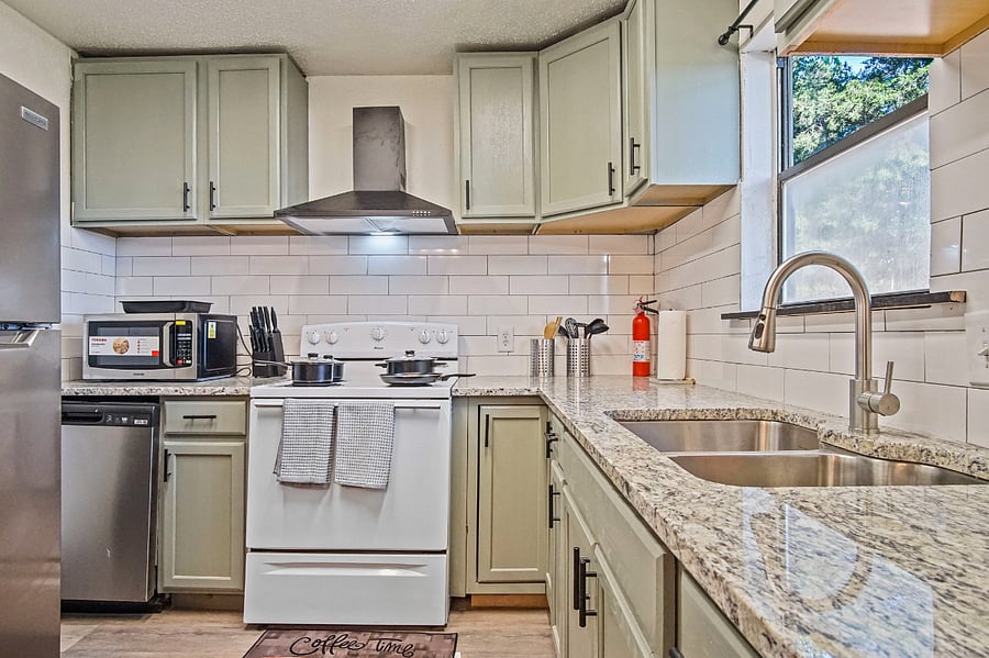 Furnished Finder property 888973_1 photo 6