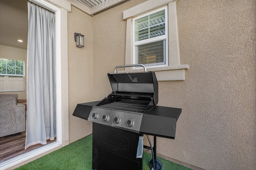 Furnished Finder property 888995_1 photo 26