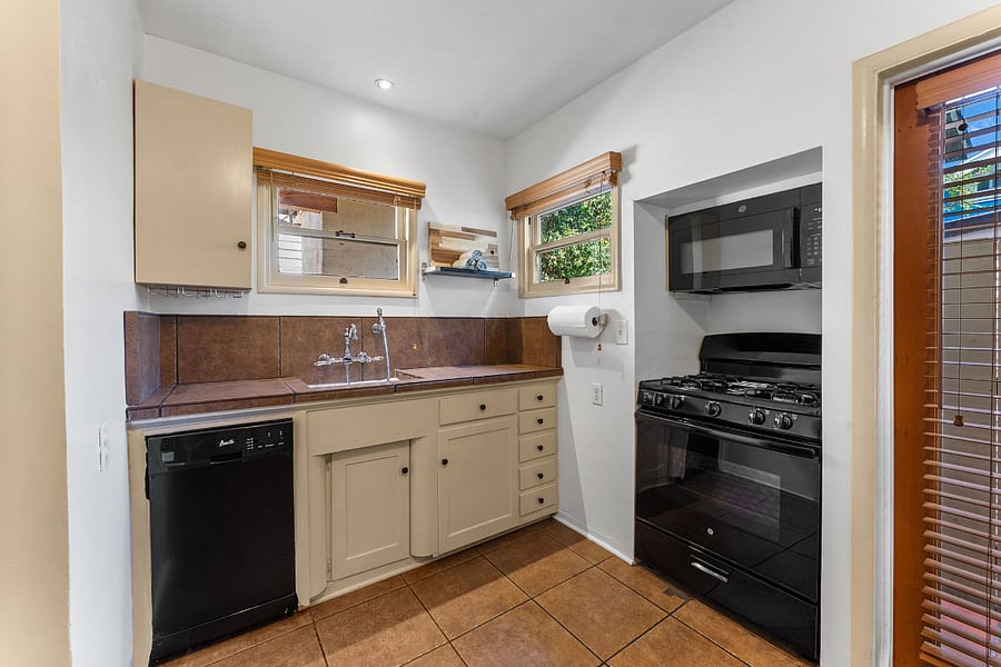 Furnished Finder property 889025_1 photo 6