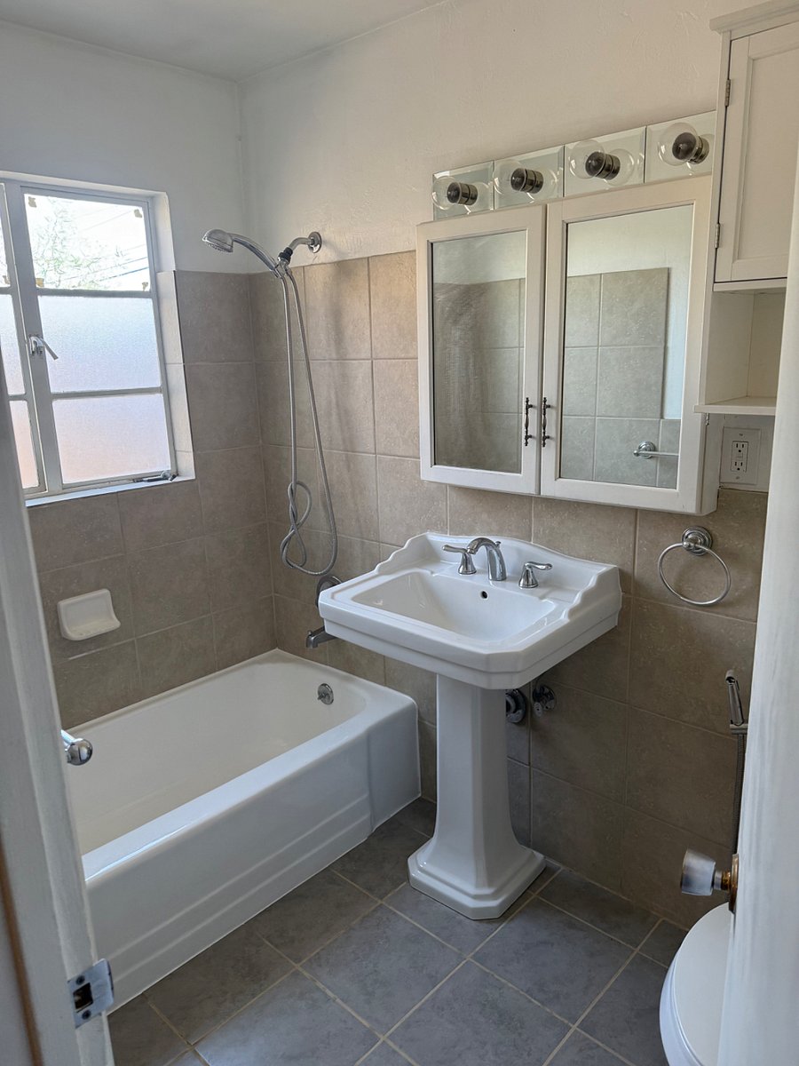 Furnished Finder property 889028_1 photo 8