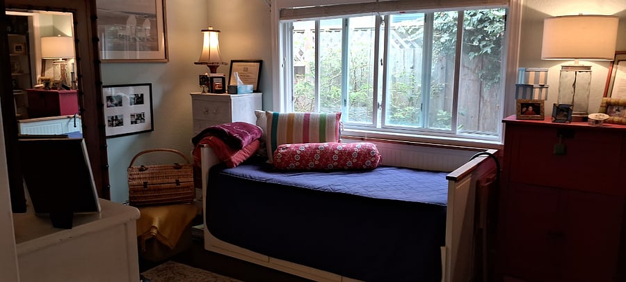 This 2nd bdrm has a bed that serves as a twin or can be made into a REALLY comfortable king! Big clothing wardrobe in room, along with a set of wooden drawers. Bathroom is right next to bdrm.