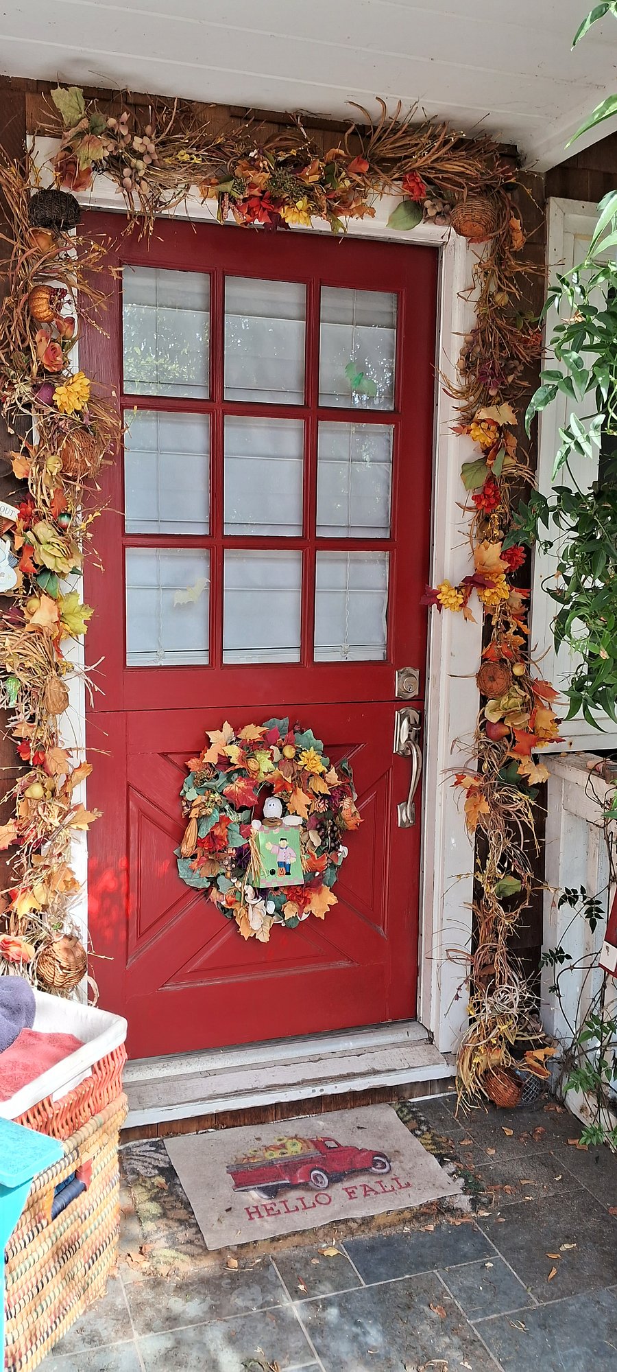 The front door of Seas the Day, all dressed up for autumn