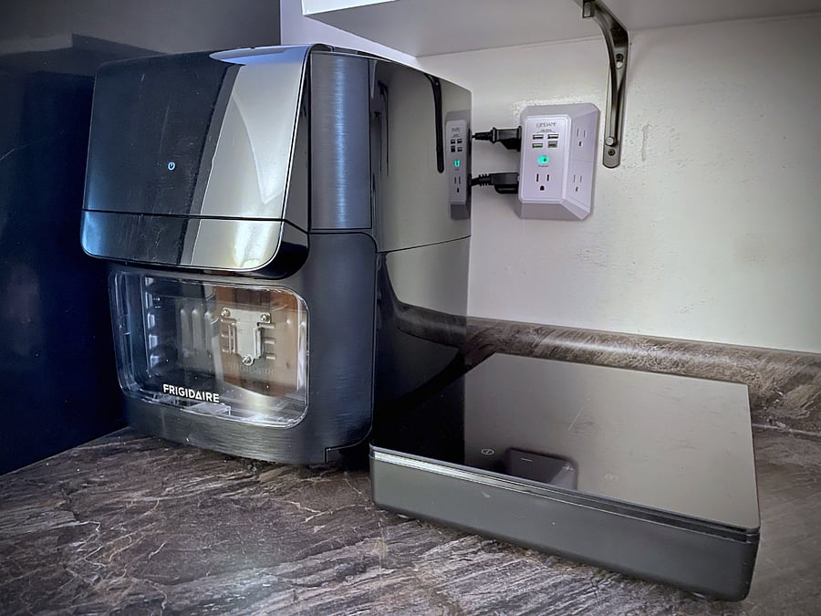 Versatile and hideaway for more counter space.