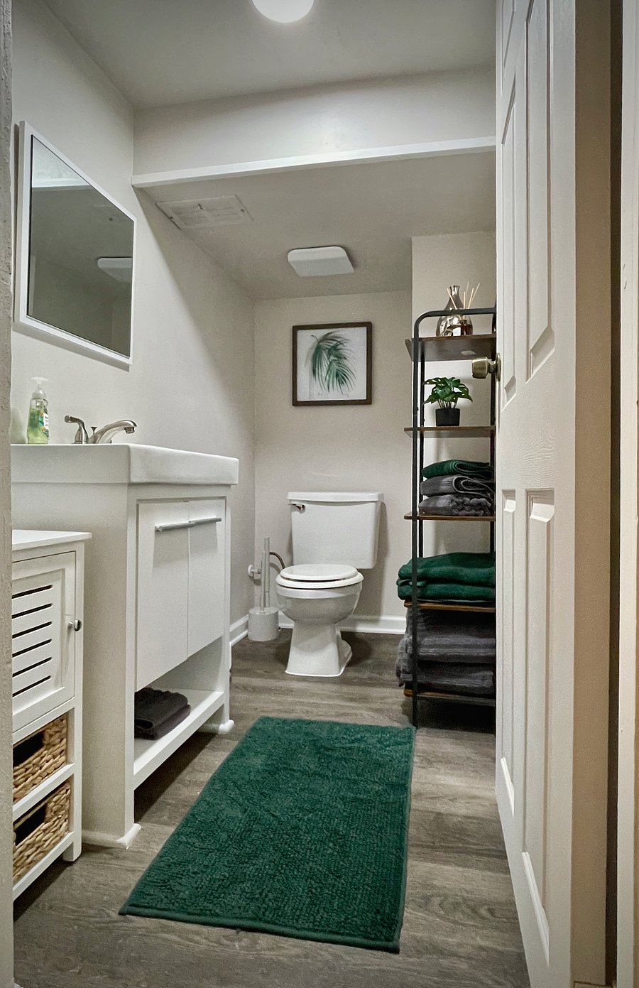 All new bathroom with upgraded linens.
