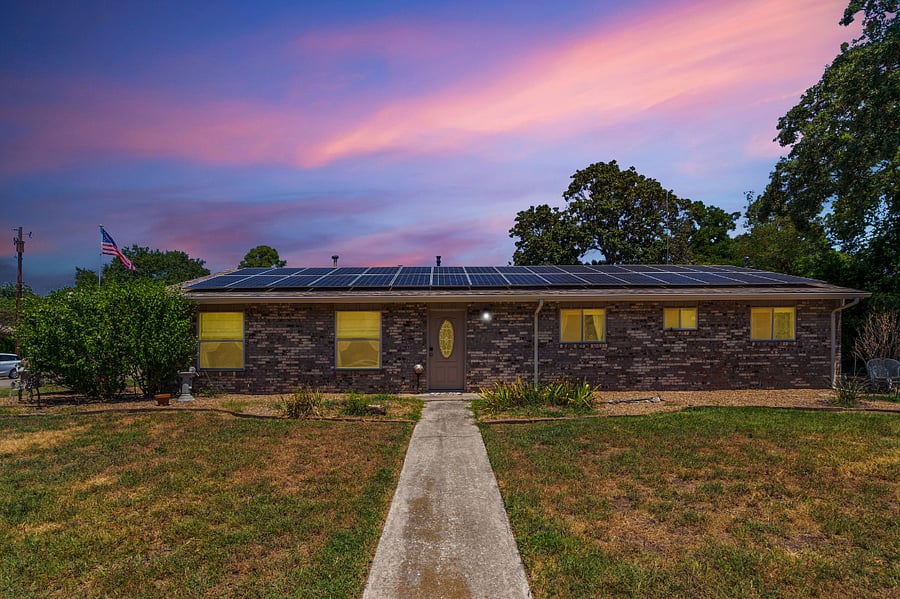 Front of Home  Walking Distance to UNT Stadium & Campus