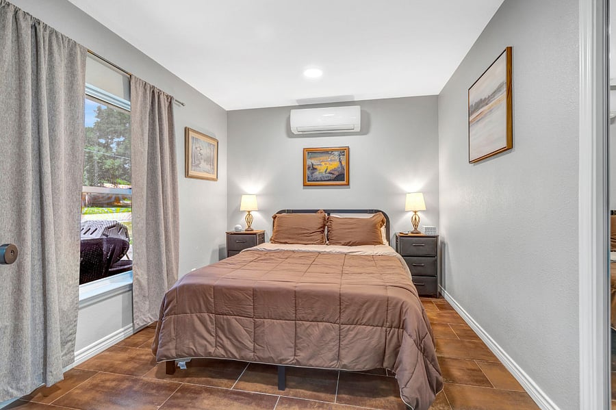 Third Bedroom  Queen Bed & TV