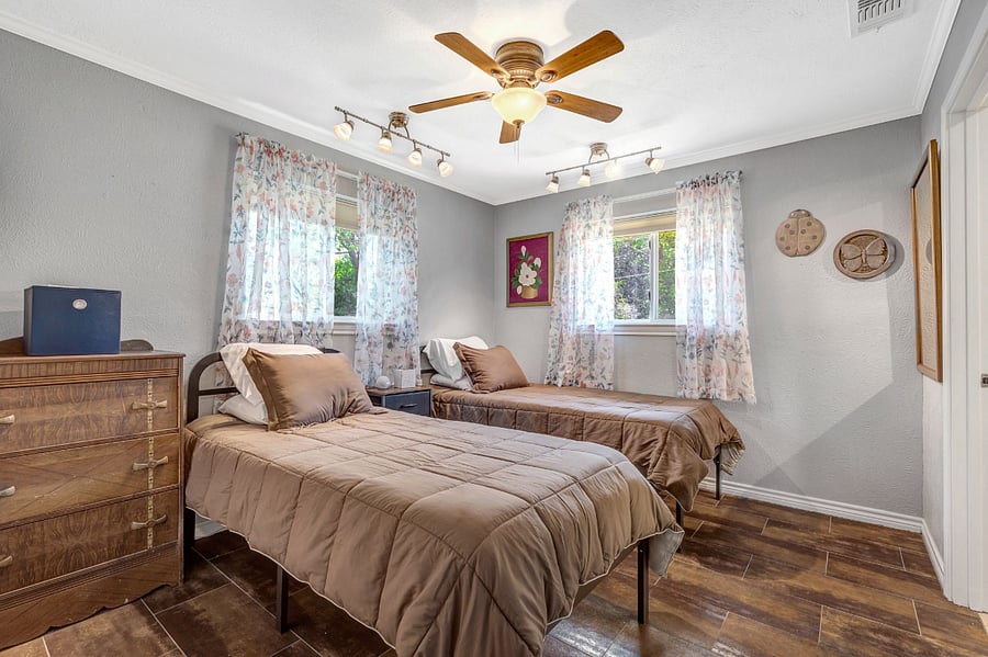 Fifth Bedroom  Two Twin Beds