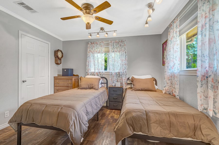 Fifth Bedroom  Two Twin Beds