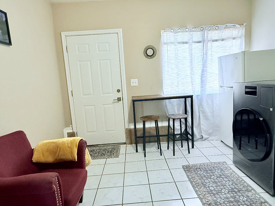 Furnished Finder property 889136_1 photo 6