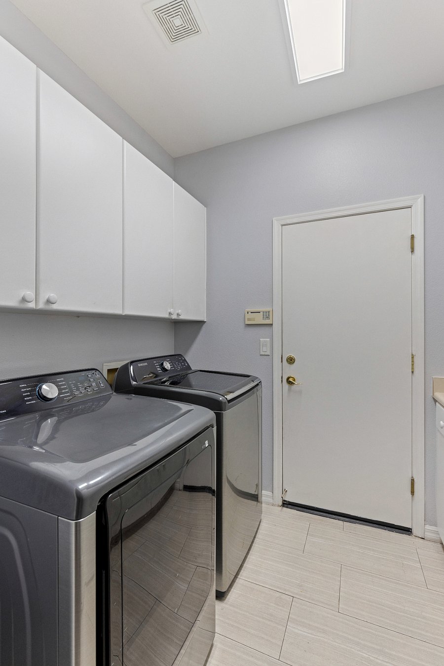 Furnished Finder property 889228_1 photo 23