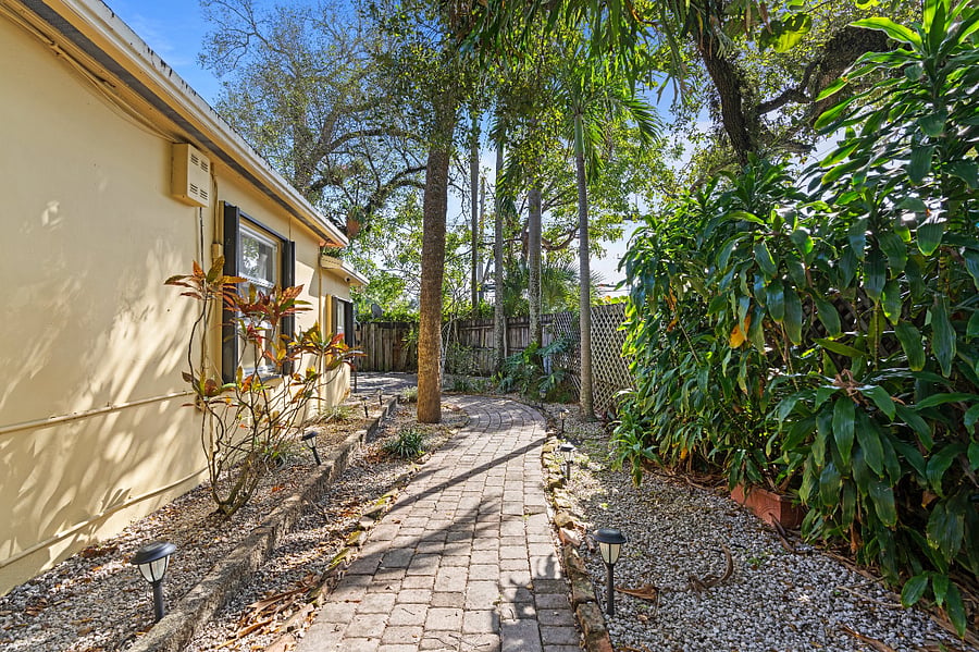 Furnished Finder property 889253_1 photo 7