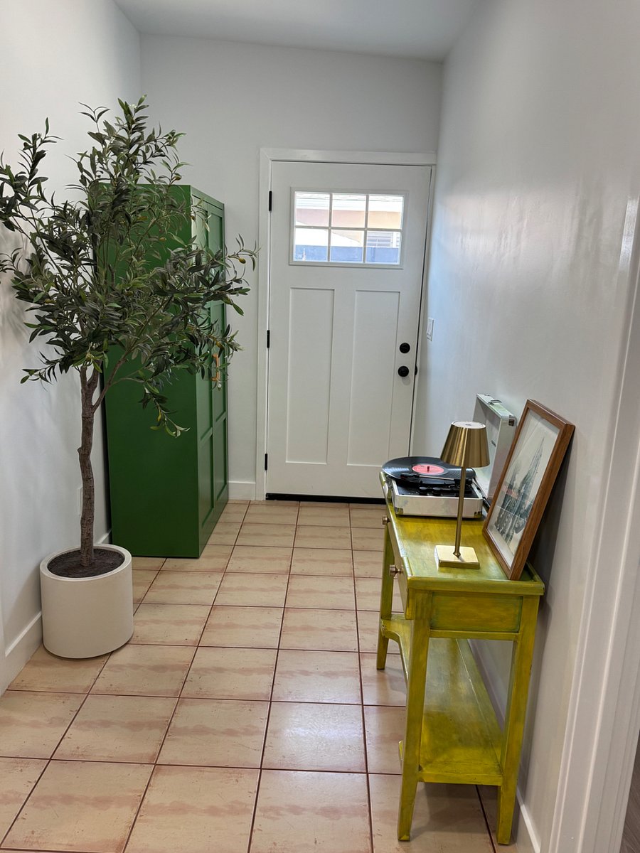 Furnished Finder property 889255_1 photo 9
