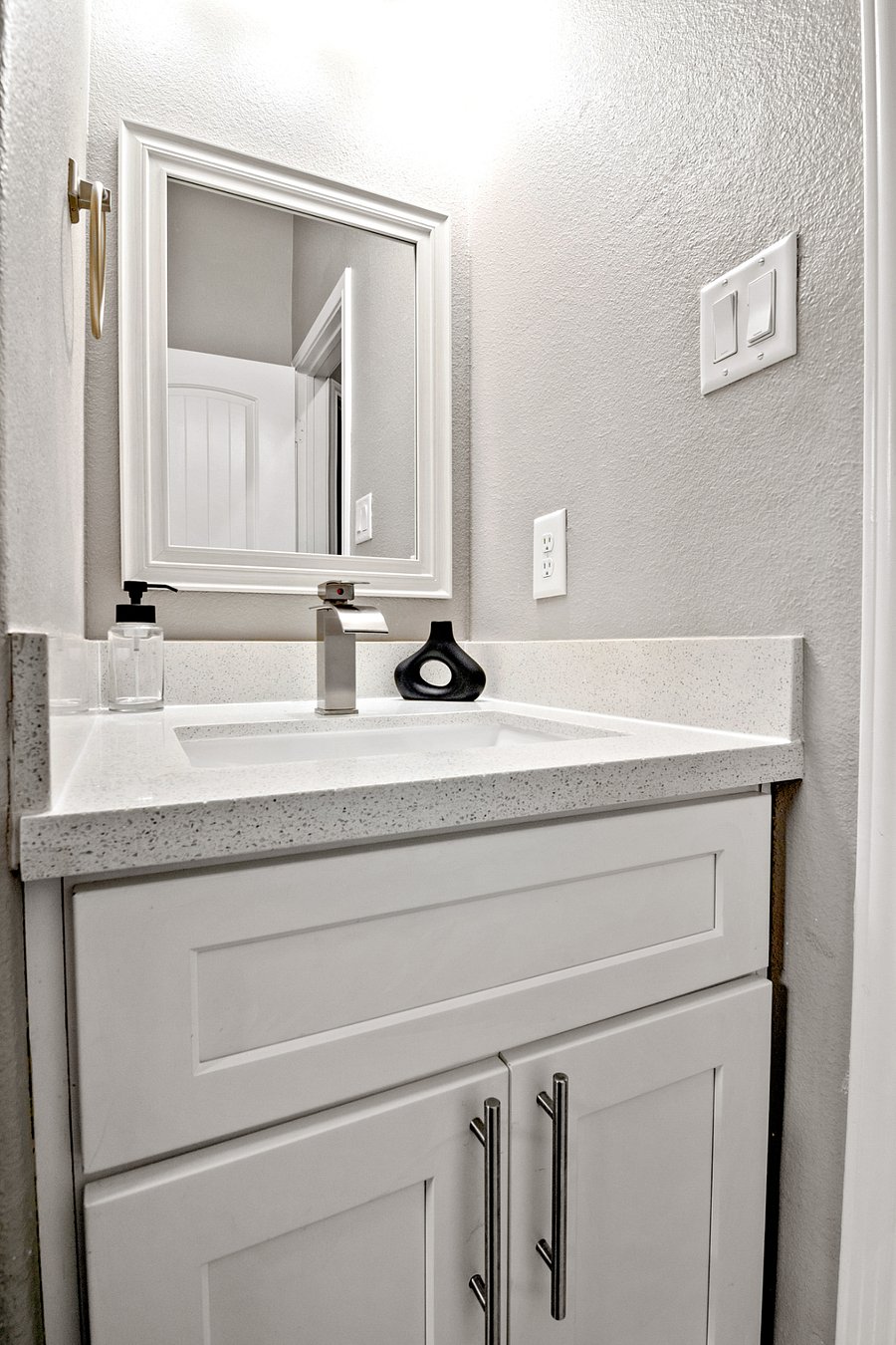 Furnished Finder property 889256_1 photo 20